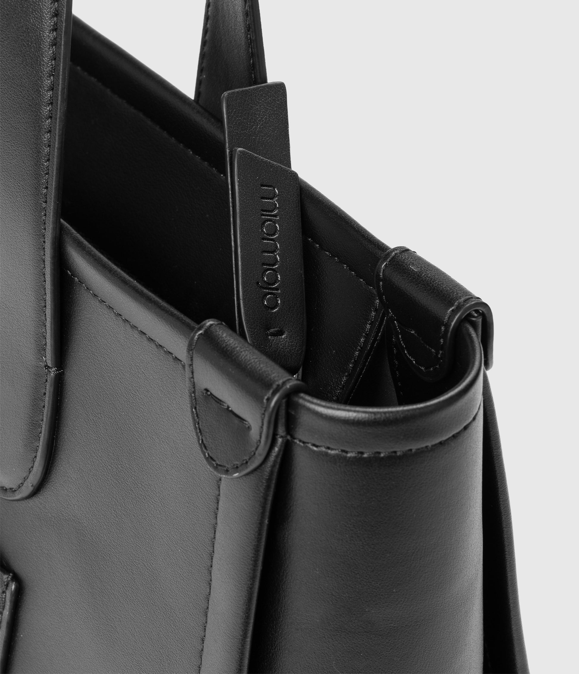 Alima Tote L - Nero (a base di mela)