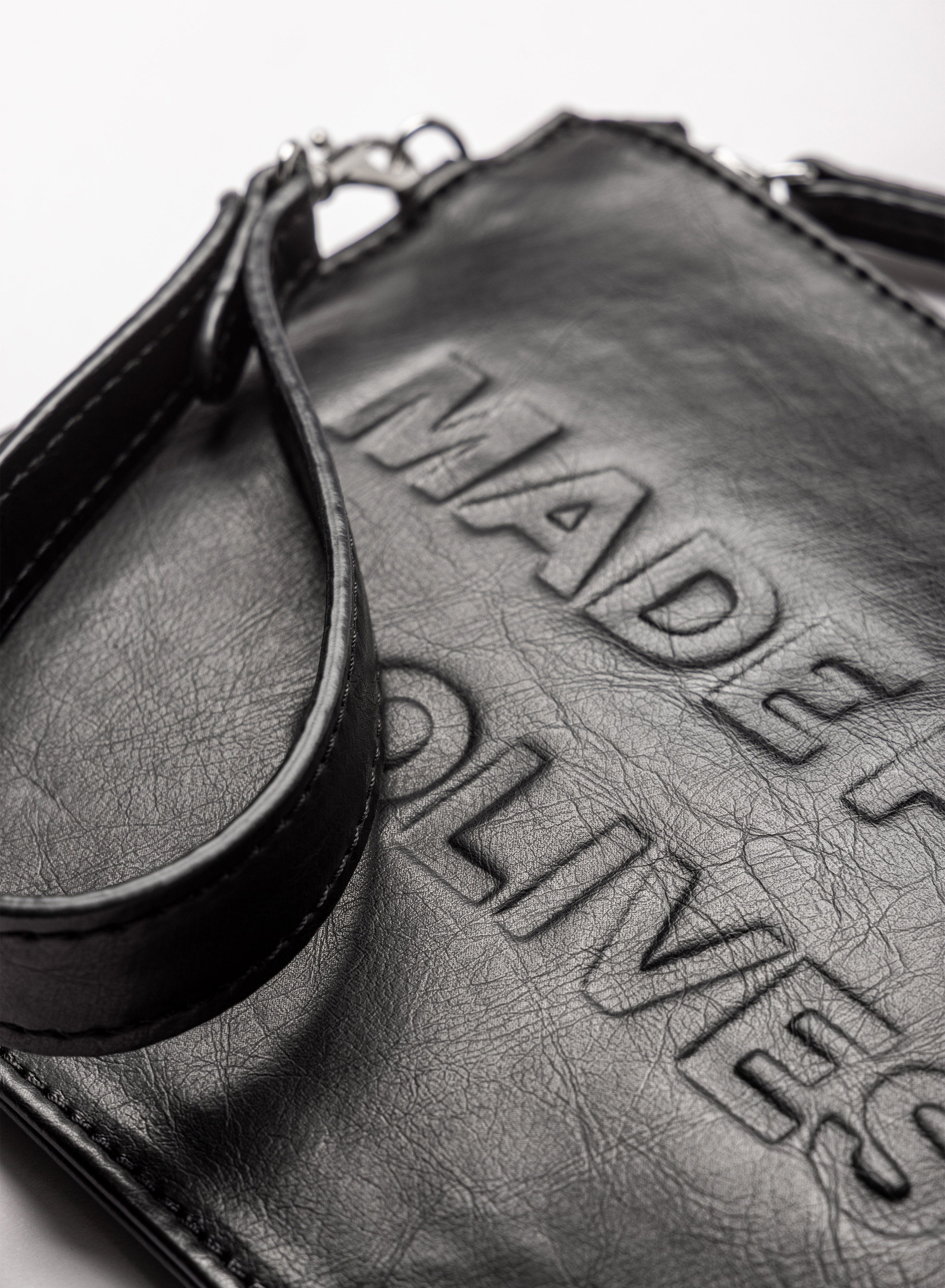 Orion Pouch black: vegan bag | Olives | Miomojo