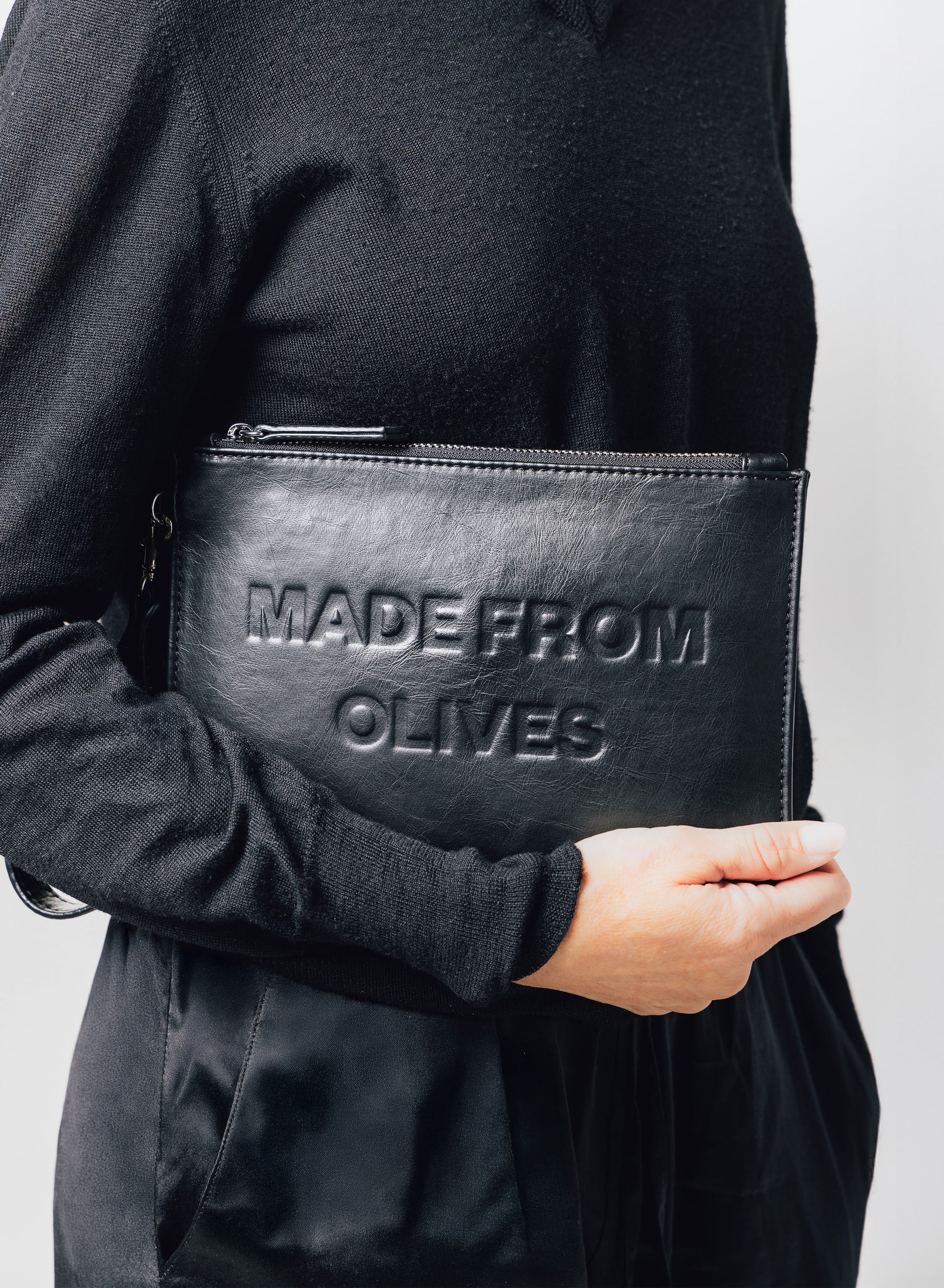 Orion Pouch Black - Olive