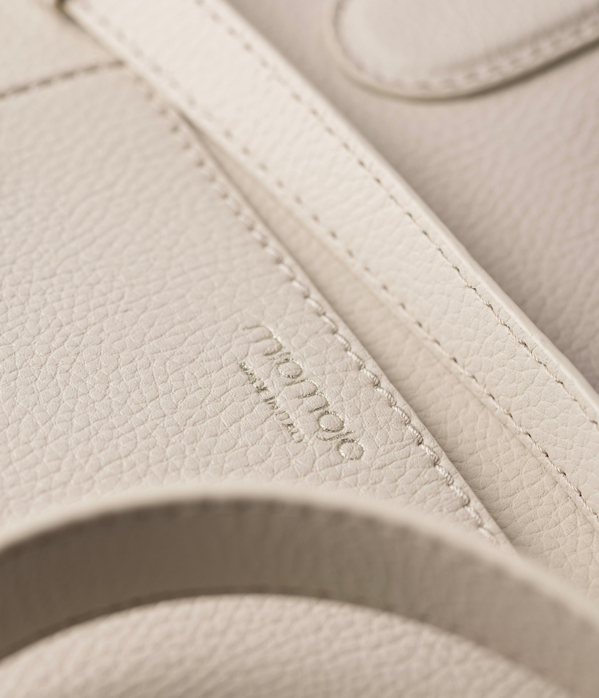 Alima Deluxe Tote L - Cloud White (auf Apfelbasis)