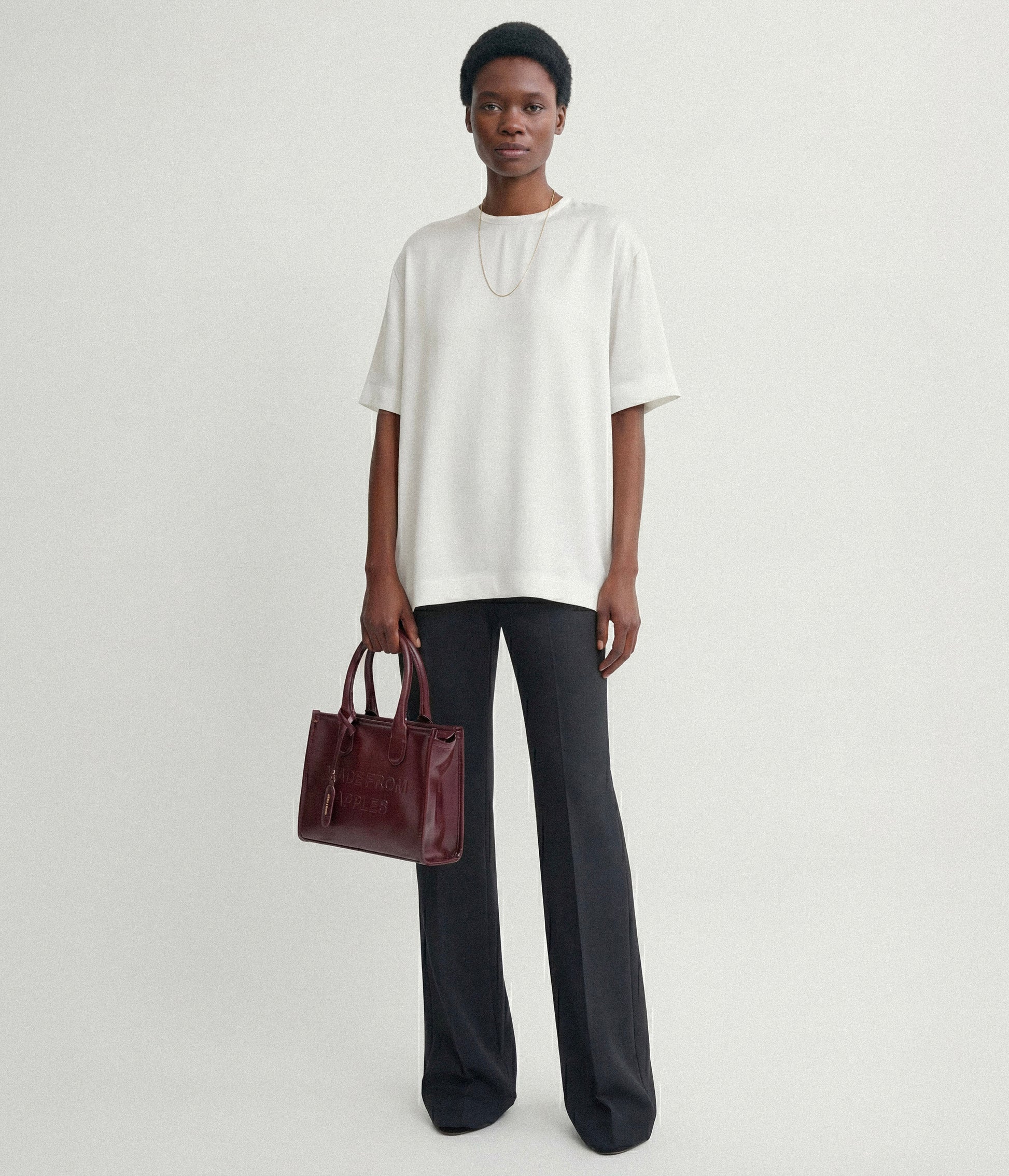 Alima Deluxe Tote M - Rubino (a base di mela)