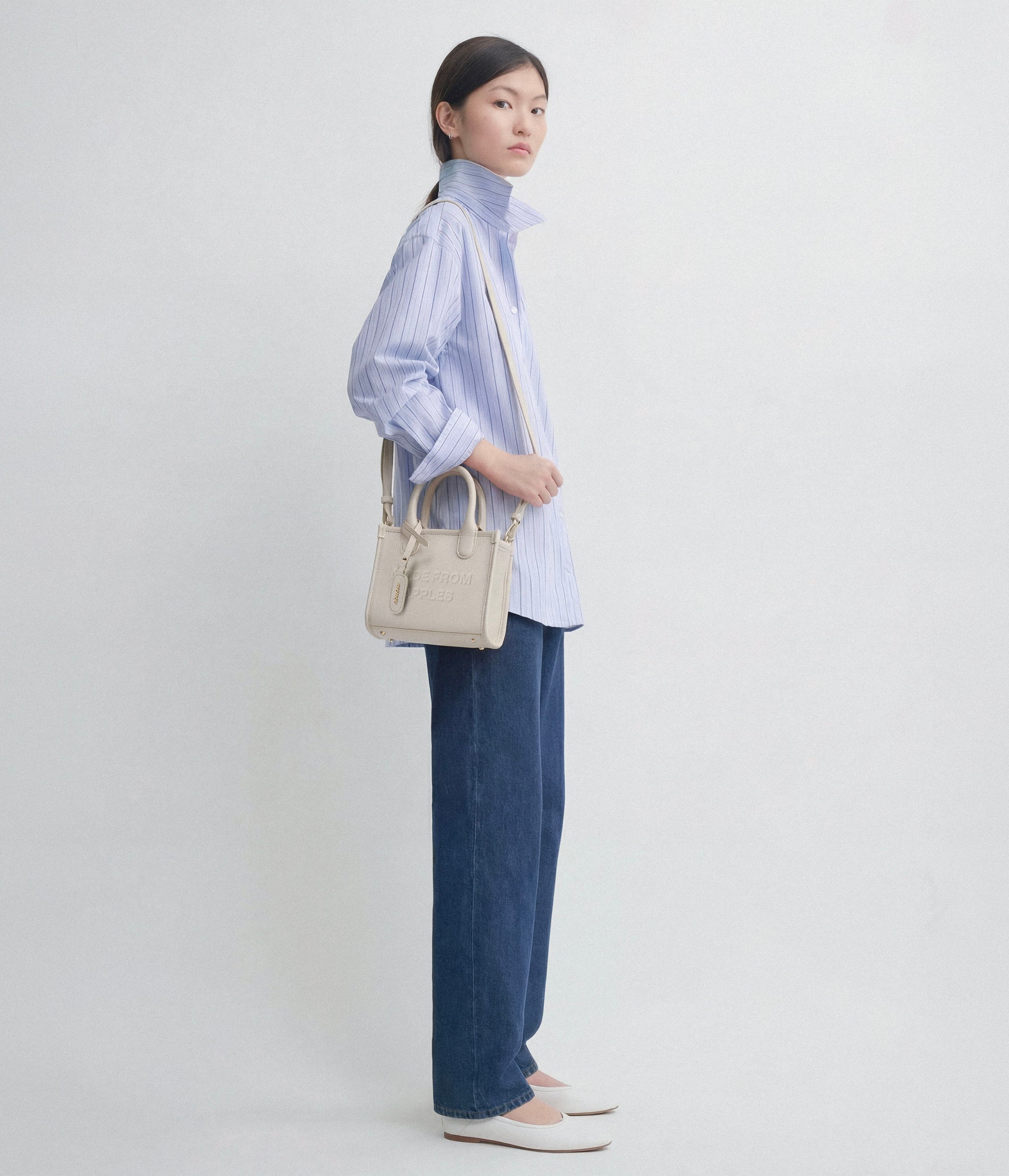 Alima Deluxe Tote S – Cloud White (auf Apfelbasis)