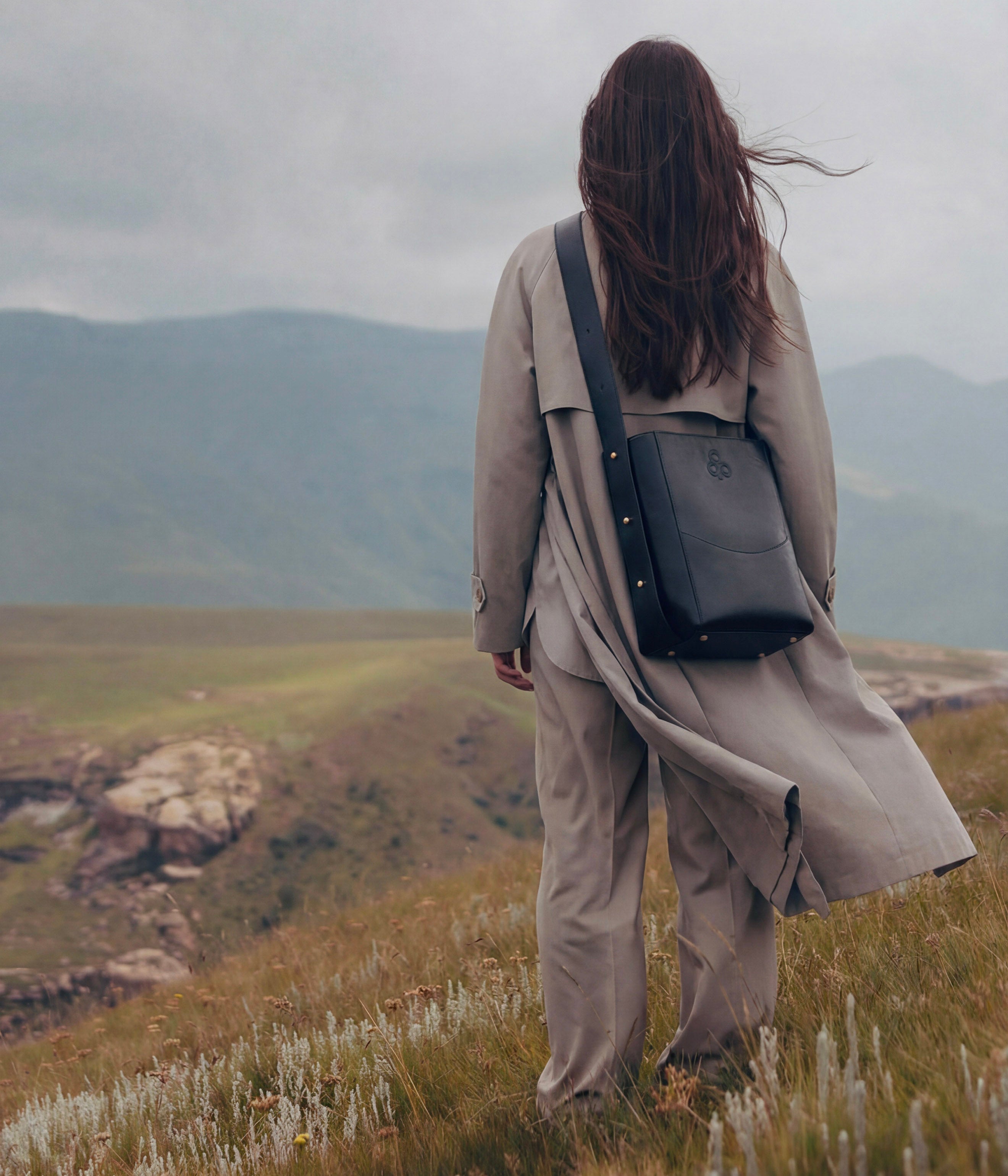 Aria Bucket Bag Black: vegan bag | Olives | Miomojo