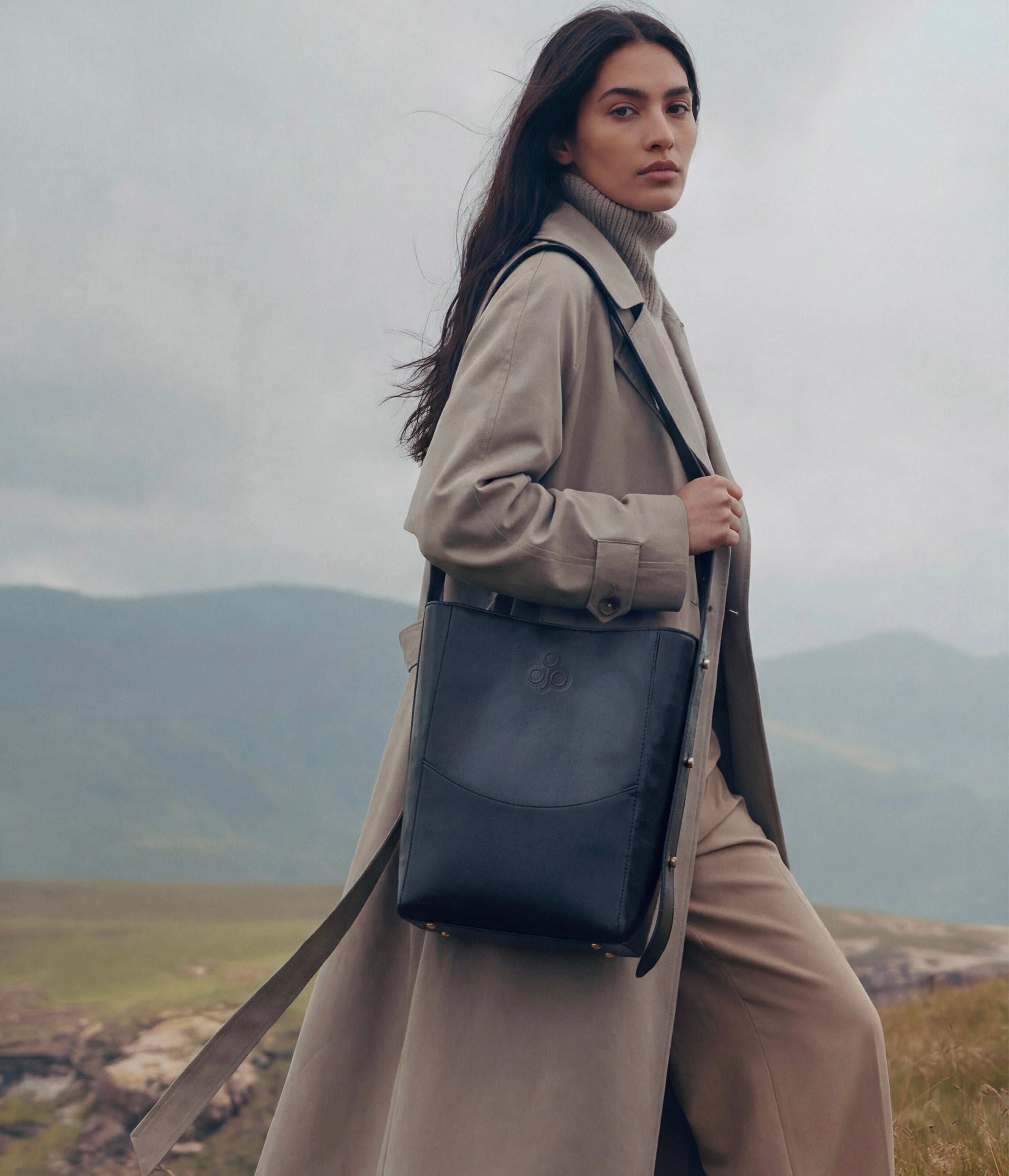 【miyo】オーダーバッグ Aria Bucket Bag Black: vegan bag | Olives | Miomojo