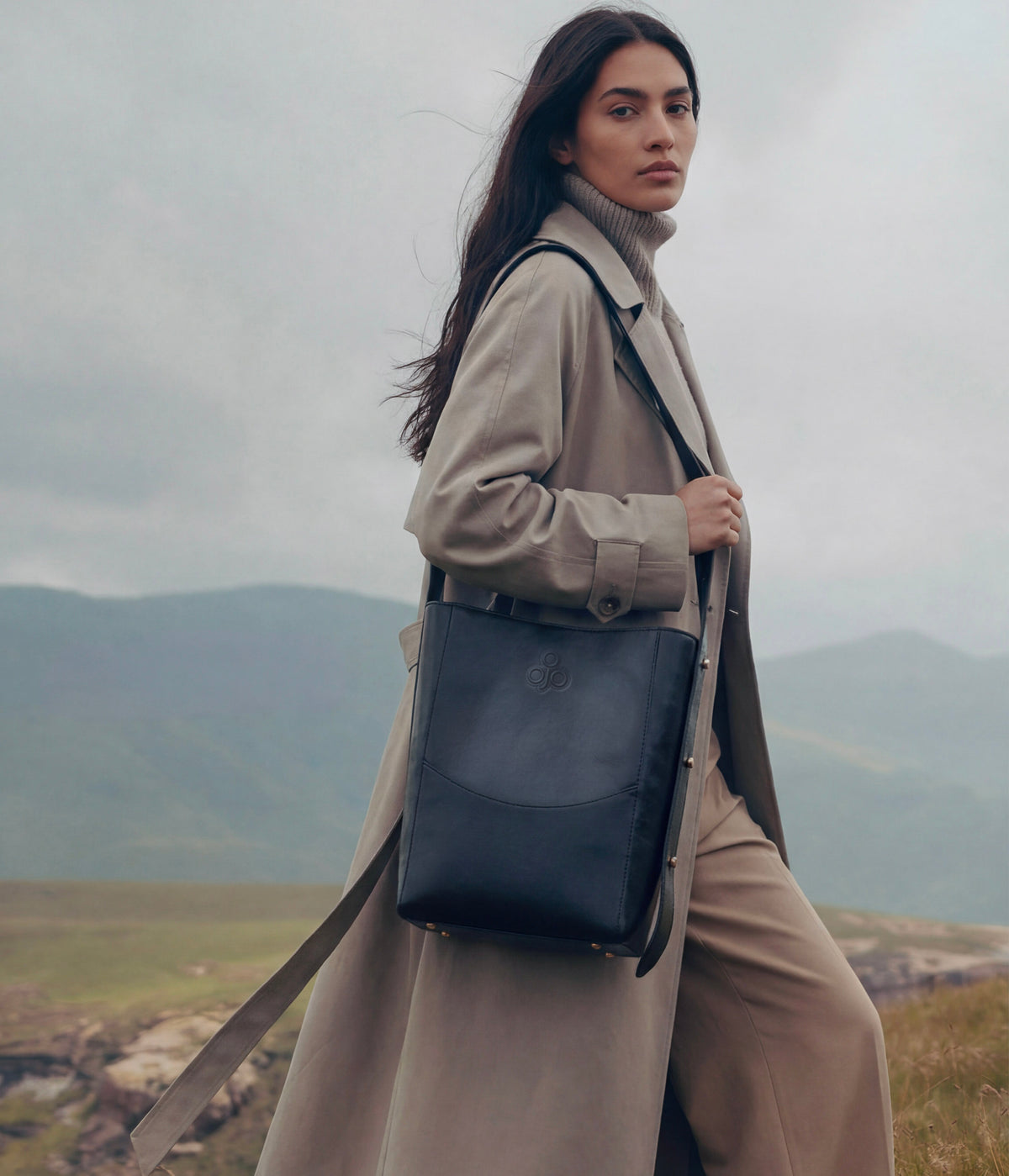 Moixx Vegan Leather Bag Origyn 04 - Plant-Based Vegan Leather Top Zip Handbag - Made  main image 3
