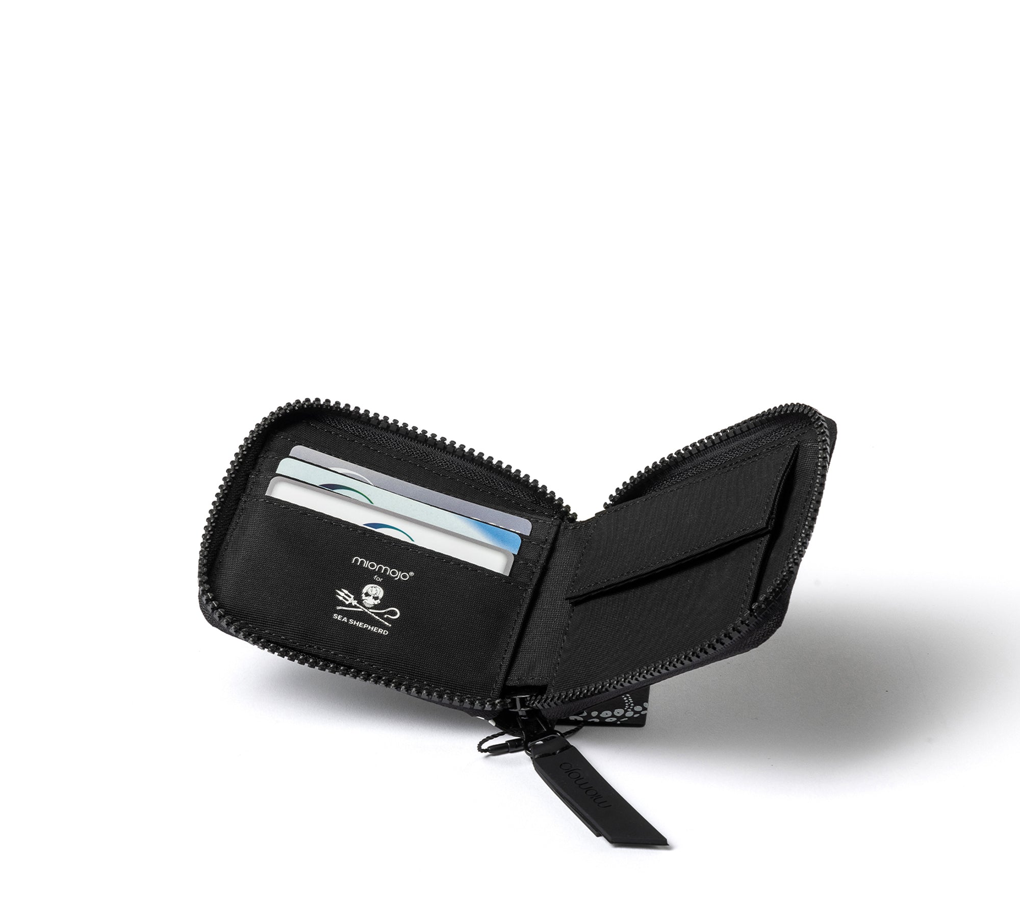 Limited Edition Miomojo x Sea Shepherd Gift Box | Recycled fabric