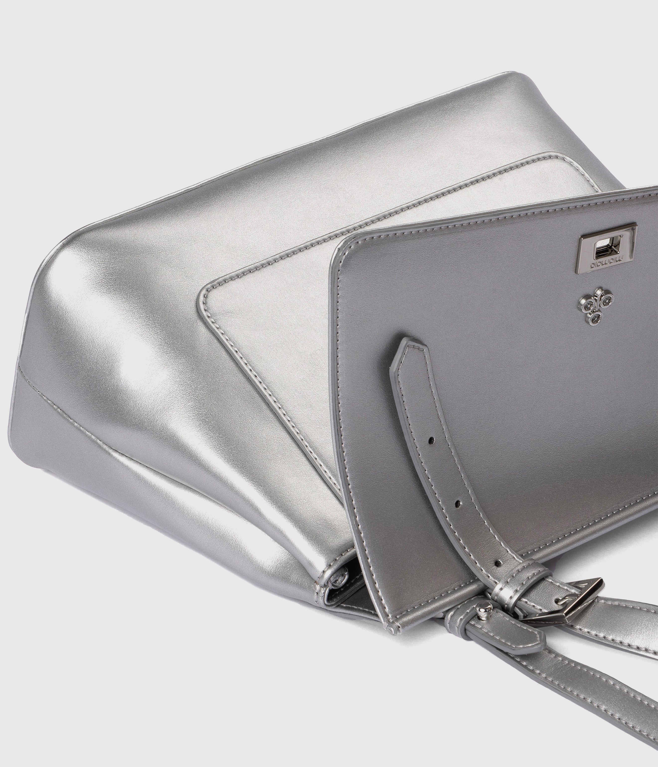 4way Bag／silver leather Tecla small Silver handbag: vegan bag | Apple | Miomojo